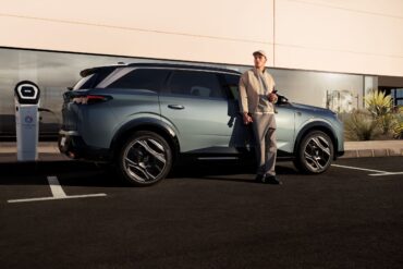 PEUGEOT E5008 LONG RANGE 2403CV 192 FR